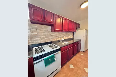 10935 202nd Street, Jamaica, NY 11412 - Photo 5