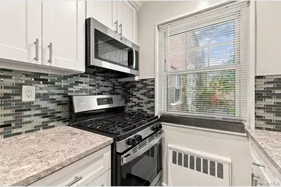 249-33 60th Avenue #LOWER, Little Neck, NY 11362 - Photo 9