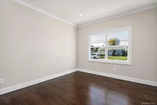 183 Park Ln, Massapequa, NY 11758 - Photo 15