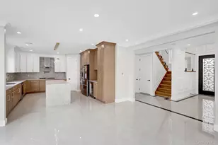 81 East End Ave, Hicksville, NY 11801 - Photo 19