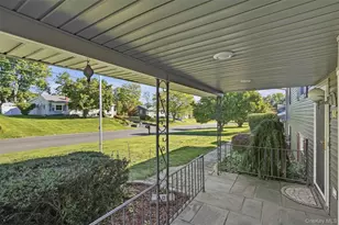 14 Valewood Dr, New Windsor, NY 12553 - Photo 5