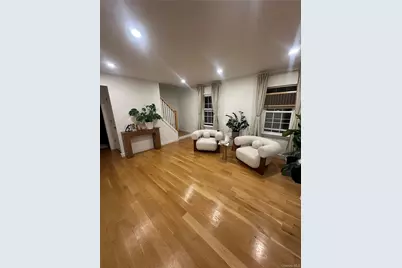 57 Scarcliffe Drive, Malverne, NY 11565 - Photo 19