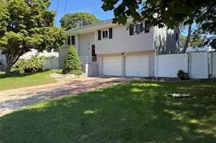 43 Newtown Ave, Selden, NY 11784 - Photo 3