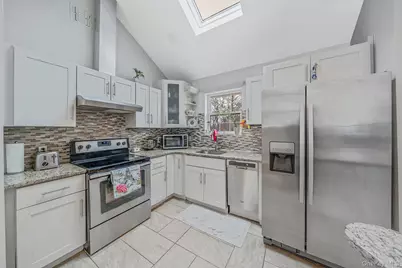 6 Denmark Court, Huntington, NY 11743 - Photo 7