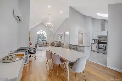 6 Denmark Court, Huntington, NY 11743 - Photo 5
