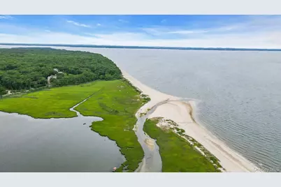 28 The Trail, Hampton Bays, NY 11946 - Photo 17
