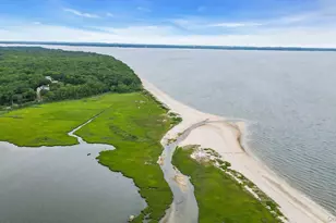 28 The Trail, Hampton Bays, NY 11946 - Photo 17