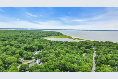 28 The Trail, Hampton Bays, NY 11946 - Photo 15