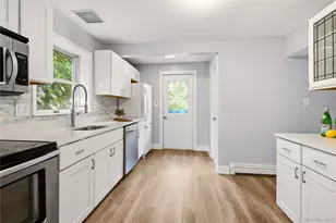97 A Bay Ave, Huntington, NY 11743 - Photo 11