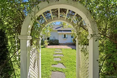 97A Bay Avenue, Huntington, NY 11743 - Photo 19