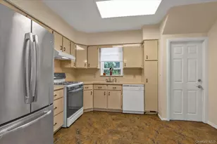 585 Seaman Ave, Baldwin, NY 11510 - Photo 7