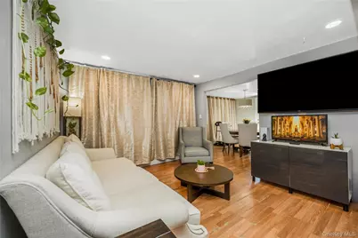 10 Brightside Avenue, Central Islip, NY 11722 - Photo 5