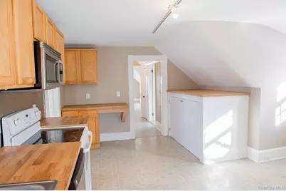 3212 Franklin Avenue #3RD, Millbrook, NY 12545 - Photo 11