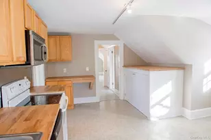 3212 Franklin Ave, Millbrook, NY 12545 - Photo 11