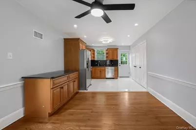 336 W Seaman Avenue, Freeport, NY 11520 - Photo 5