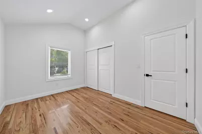 15 Grand Place, Huntington Station, NY 11746 - Photo 17