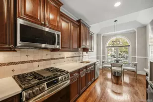 5 Robert McPadden St, Pearl River, NY 10965 - Photo 9
