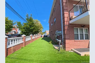 220-03 64th Avenu #1FL, Oakland Gardens, NY 11364 - Photo 11