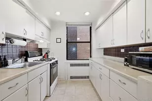 210 Martine Ave, White Plains, NY 10601 - Photo 7