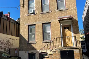 71-62 68th Pl, Ridgewood, NY 11385 - Photo 3