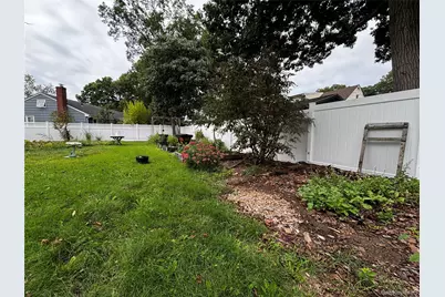 105 Rutledge Road, North Babylon, NY 11703 - Photo 33