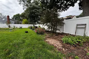 105 Rutledge Rd, North Babylon, NY 11703 - Photo 33