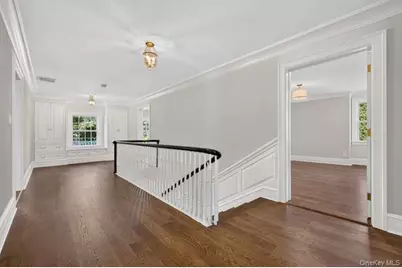 30 Brookside Drive, Manhasset, NY 11030 - Photo 19