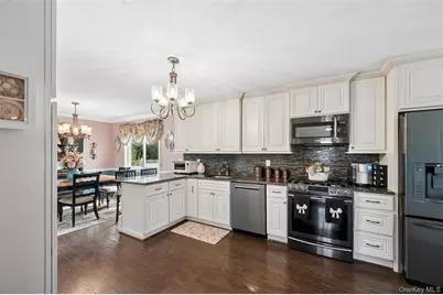 50 Plane Tree Lane, Saint James, NY 11780 - Photo 17