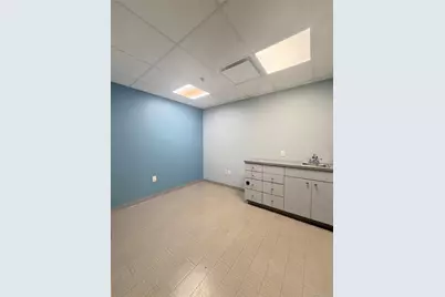 163-03 Horace Harding Expressway, Fresh Meadows, NY 11365 - Photo 11
