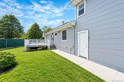 745 Anderson Avenue, Franklin Square, NY 11010 - Photo 33