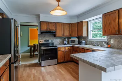 385 Main Street, East Setauket, NY 11733 - Photo 9