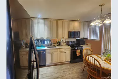 4 Sprucewood Boulevard, Central Islip, NY 11722 - Photo 13