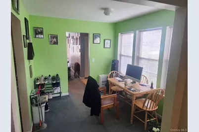 4 Sprucewood Boulevard, Central Islip, NY 11722 - Photo 5