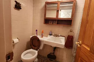 79-04 Kneeland Ave, Elmhurst, NY 11373 - Photo 25