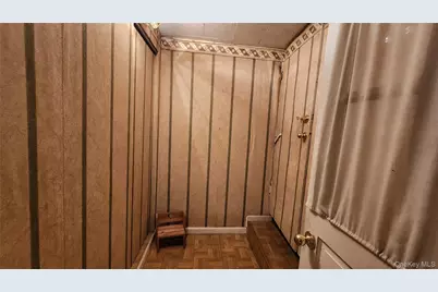 79-04 Kneeland Avenue, Elmhurst, NY 11373 - Photo 21