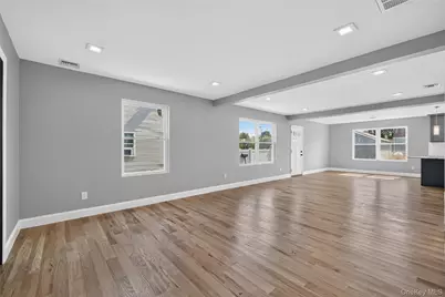 34 Wilson Road, Valley Stream, NY 11581 - Photo 3