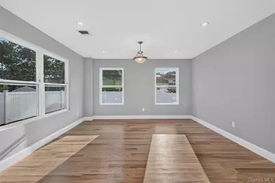 9 Oswego Place, West Babylon, NY 11704 - Photo 9