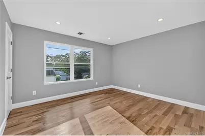 9 Oswego Place, West Babylon, NY 11704 - Photo 25
