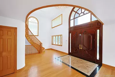 61-36 Cloverdale Blvd, Oakland Gardens, NY 11364 - Photo 5