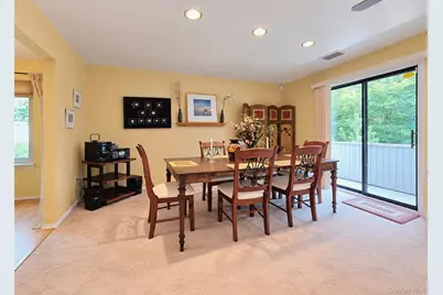 924 Skyline Drive, Coram, NY 11727 - Photo 9