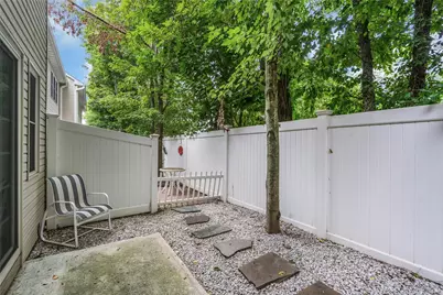 176 Merrick Road #10, Amityville, NY 11701 - Photo 5