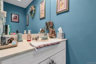 176 Merrick Road #10, Amityville, NY 11701 - Photo 21