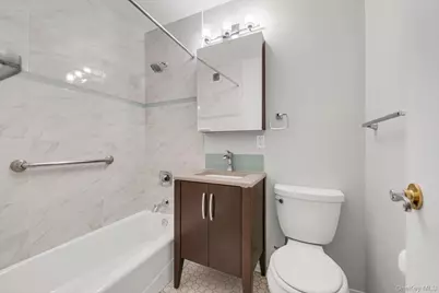 61-20 Grand Central Parkway #C303, Forest Hills, NY 11375 - Photo 17
