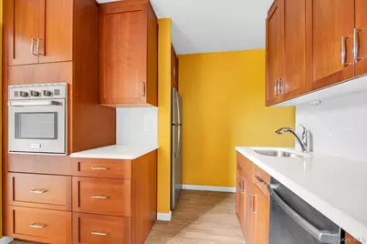 61-20 Grand Central Parkway #C303, Forest Hills, NY 11375 - Photo 11