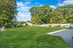 6 Dourland Rd, Medford, NY 11763 - Photo 5