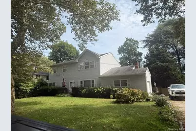 97 Hiawatha Drive, Brightwaters, NY 11718 - Photo 1