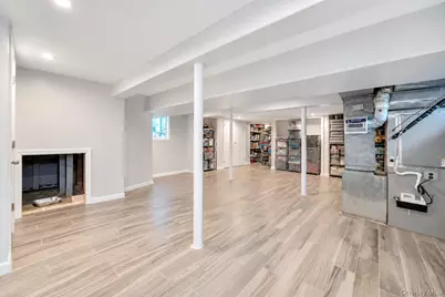 919 Park Court, Valley Stream, NY 11581 - Photo 41