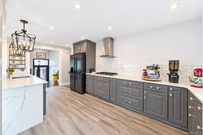 919 Park Court, Valley Stream, NY 11581 - Photo 11