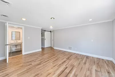 919 Park Court, Valley Stream, NY 11581 - Photo 25