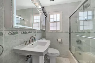 64 Dewitt Street, Valley Stream, NY 11580 - Photo 17